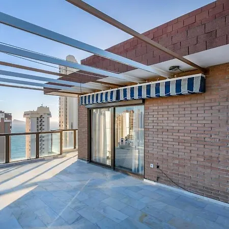 Atico Con Gran Terraza Бенидорм
